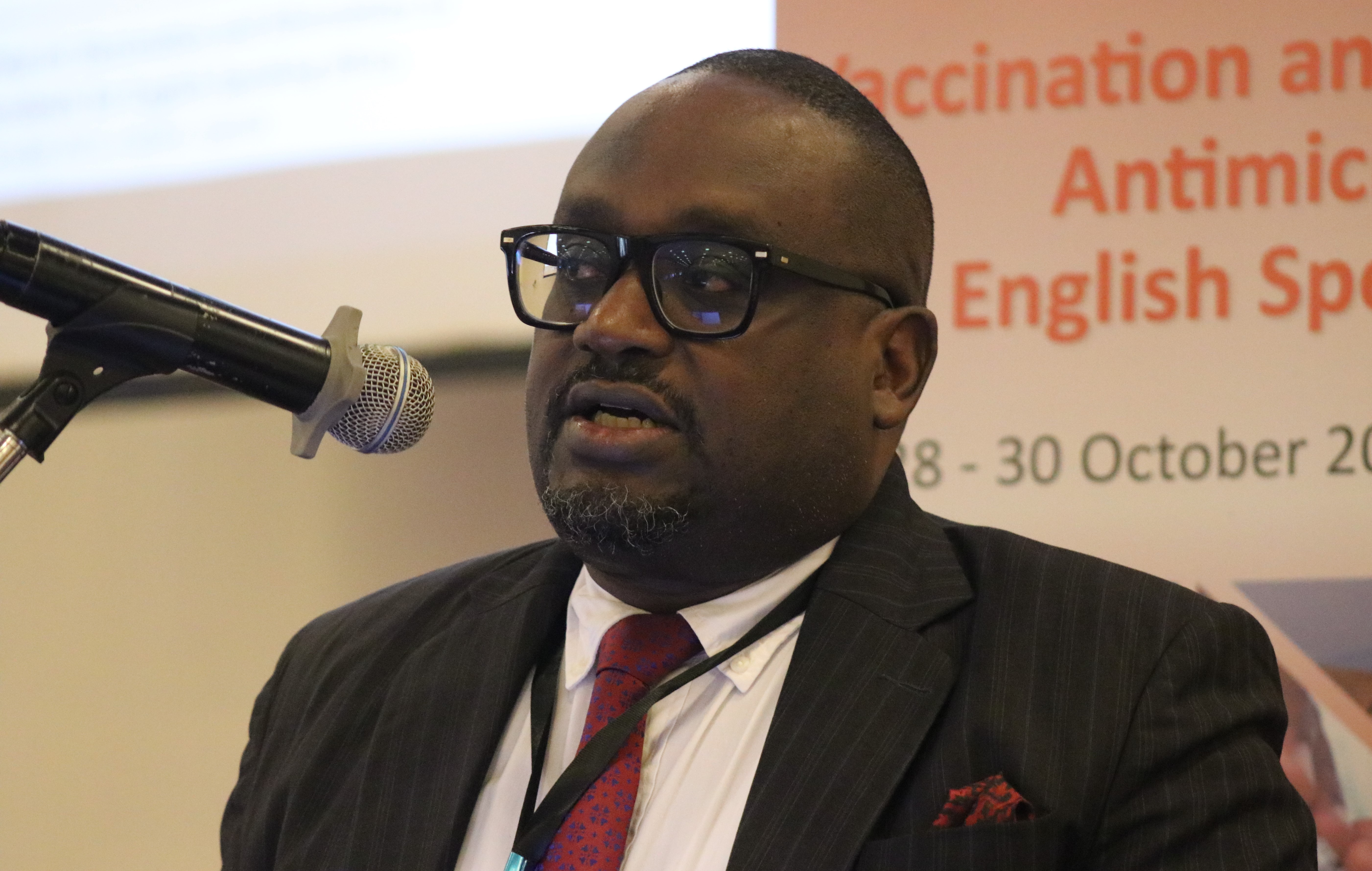 Noel Aineplan - GALVmed - PPP for vaccine delivery and vaccino vigilance: Fostering collaboration between vaccine manufacturers, veterinary services, and farmers.